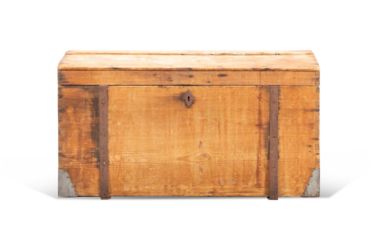 CONTINENTAL CARVED PINE DOME TOP