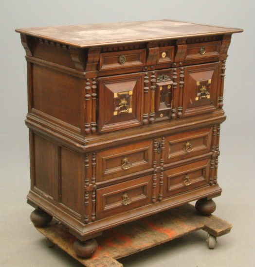 Continental chest drawers. 40'' W