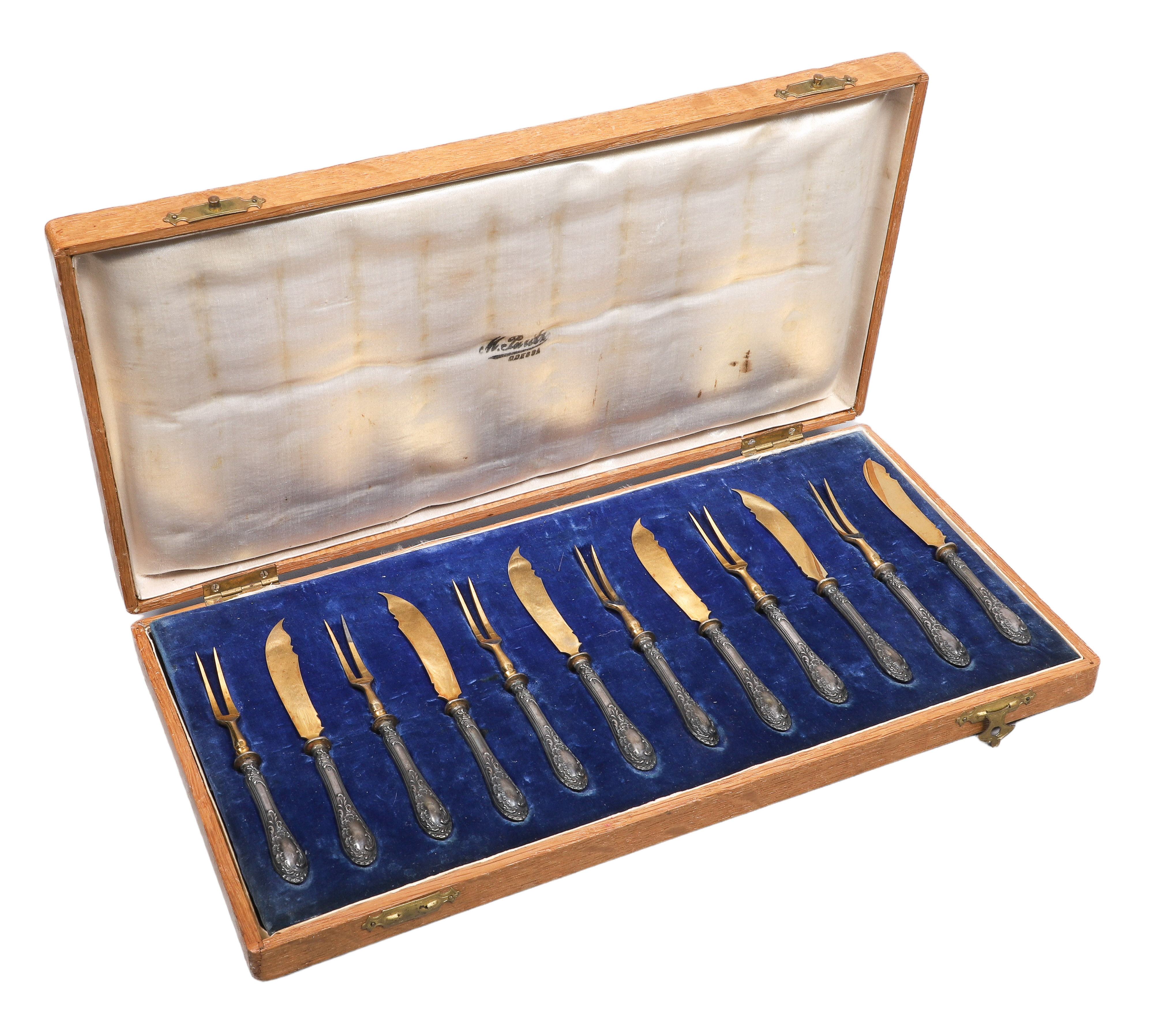 Continental gilt dessert set to