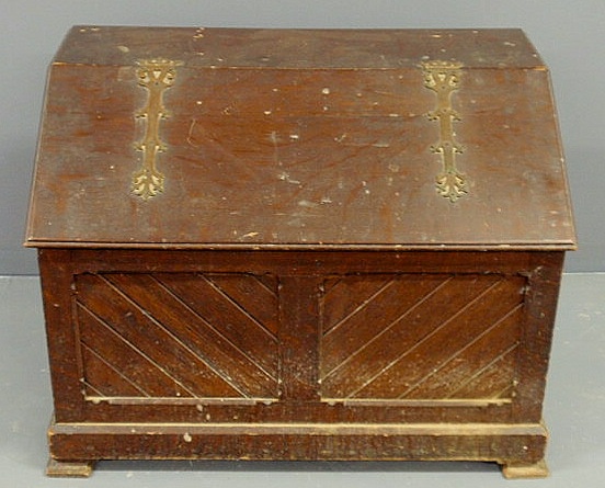 Continental oak slant-lid wood