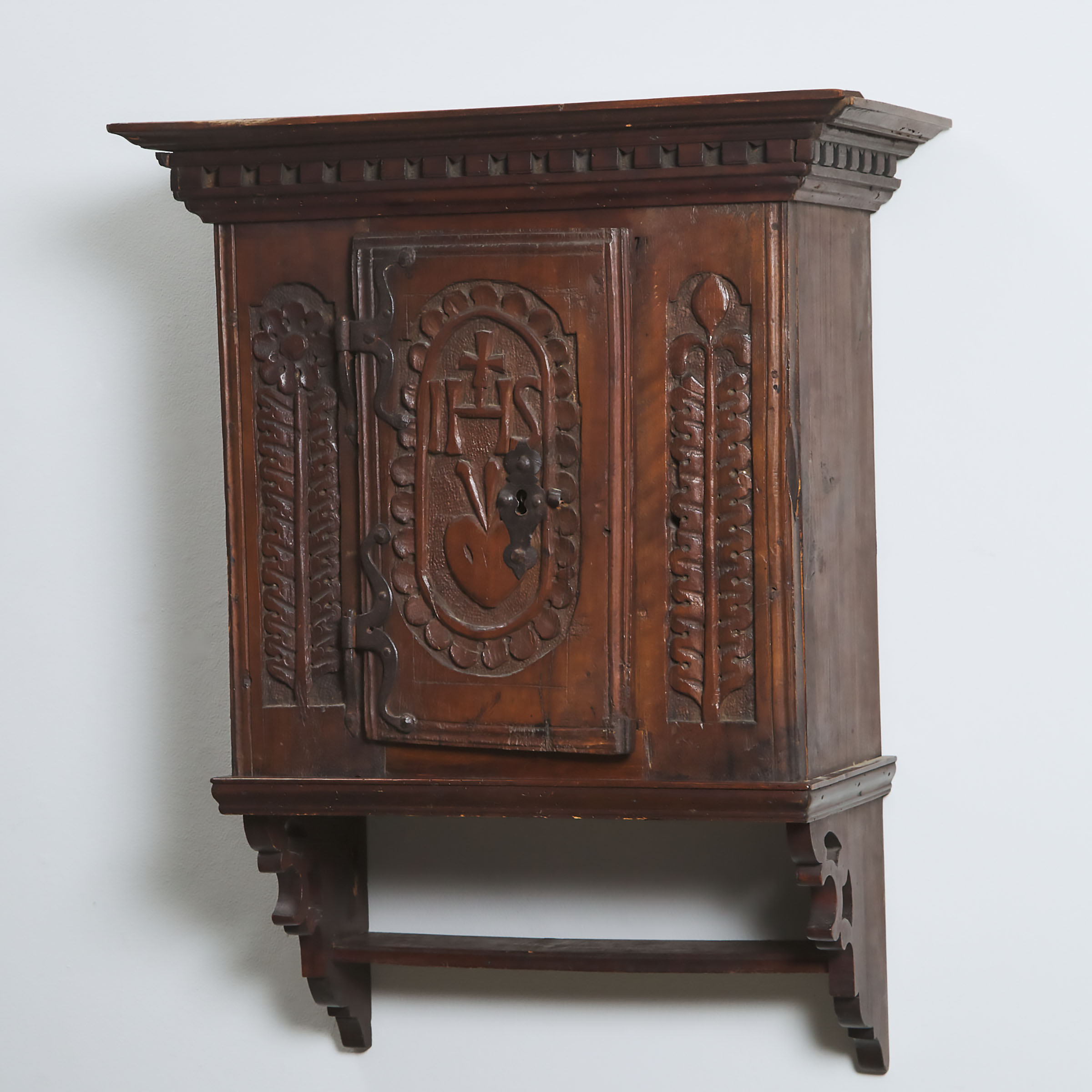 Continental Oak Wall Hanging
