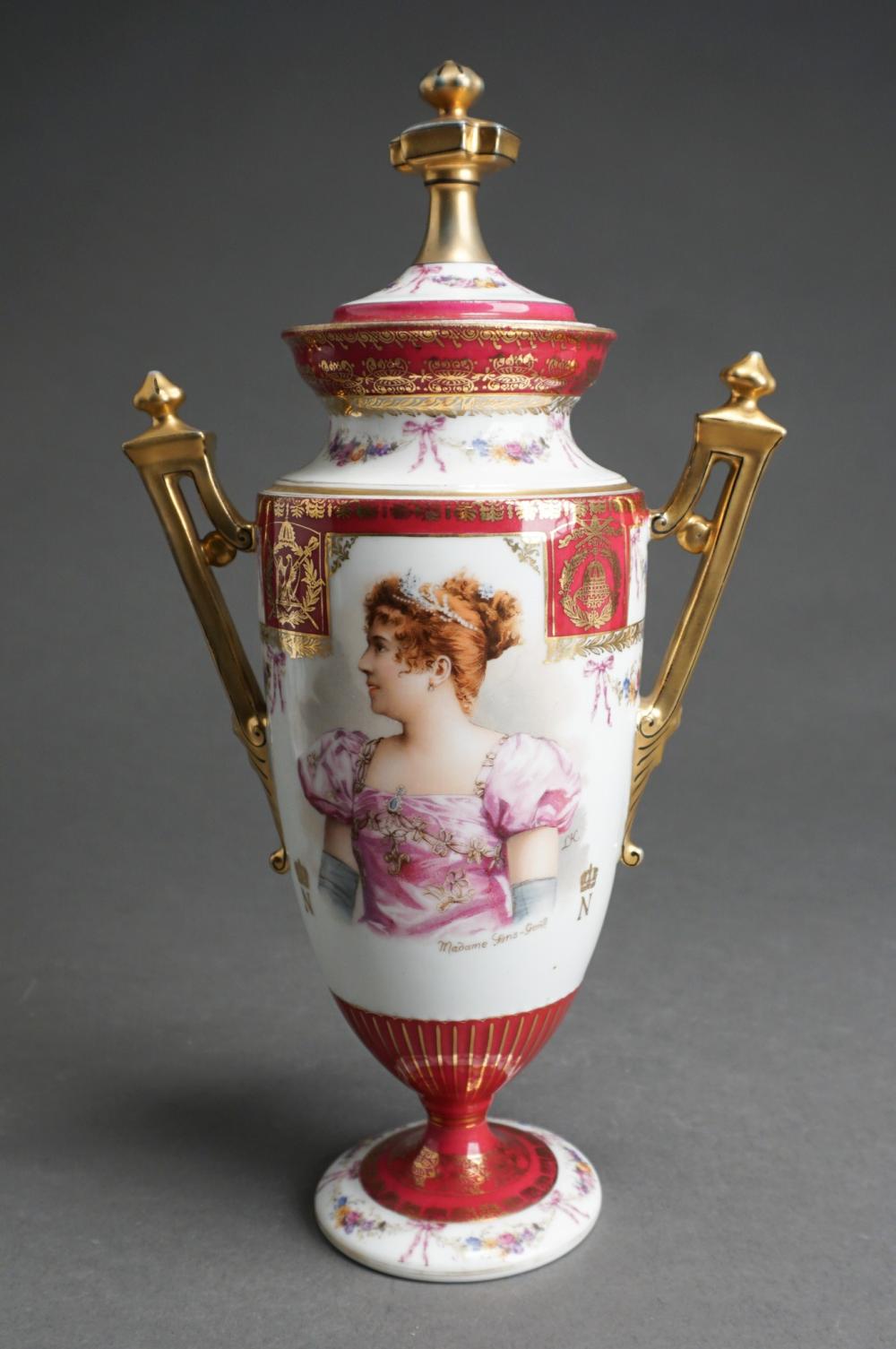 CONTINENTAL PORCELAIN LIDDED URN,