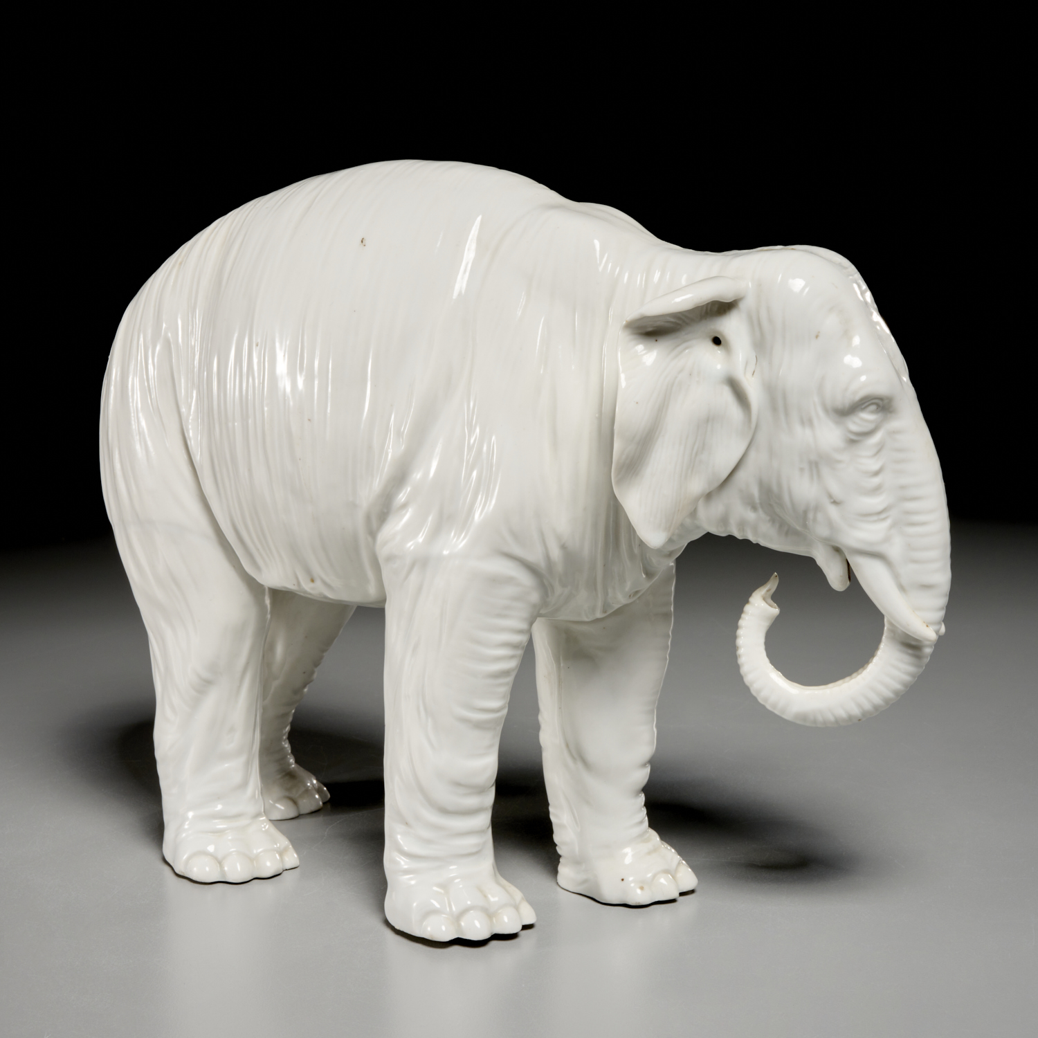 CONTINENTAL PORCELAIN MODEL OF AN
