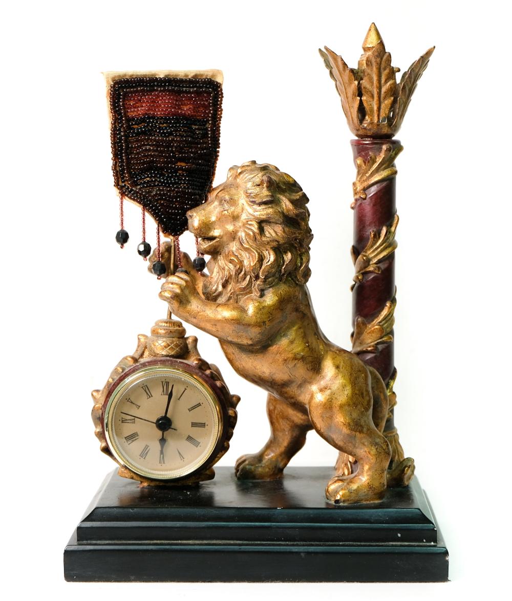 CONTINENTAL RAMPANT LION W/TAPESTRY