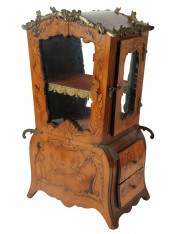 CONTINENTAL SEDAN CHAIR-FORM V