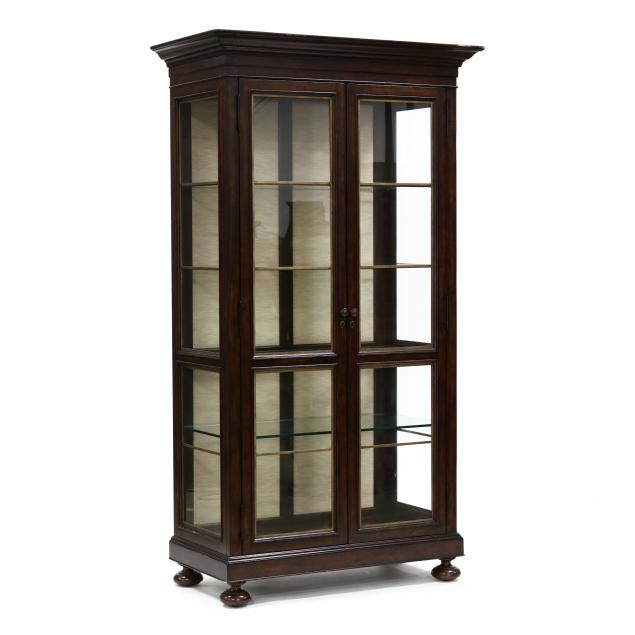 CONTINENTAL STYLE LIGHTED DISPLAY