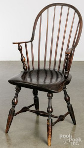 CONTINUOUS ARM WINDSOR CHAIR<b