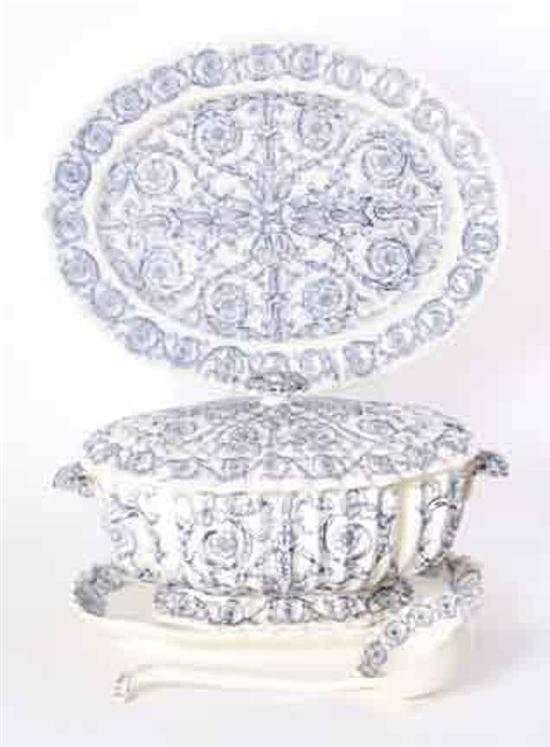 Copeland transferware tureen on