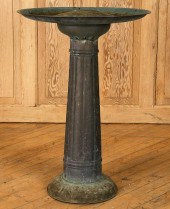 COPPER BIRD BATH HAVING VERDIG