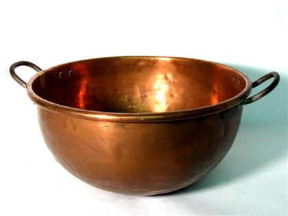 Copper candy kettle with twin