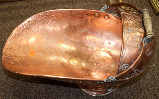 Copper coal scuttle Estimate $