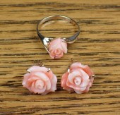 CORAL AND GOLD RING AND EAR ST
