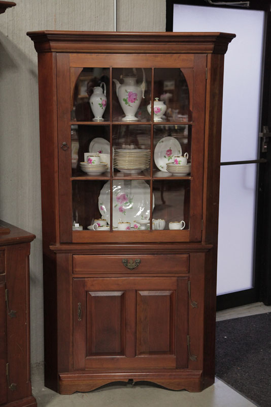 CORNER CUPBOARD. Monitor