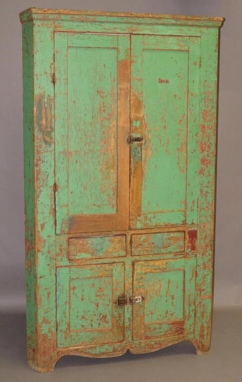 CORNER CUPBOARDca. 1850; in