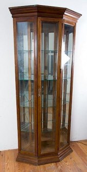 CORNER CURIO CABINETCorner cur