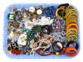 COSTUME JEWELRY: 100+ PIECES O