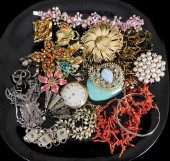 COSTUME JEWELRY: 20+ PIECES OF