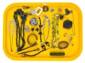 COSTUME JEWELRY: 25+ VINTAGE P