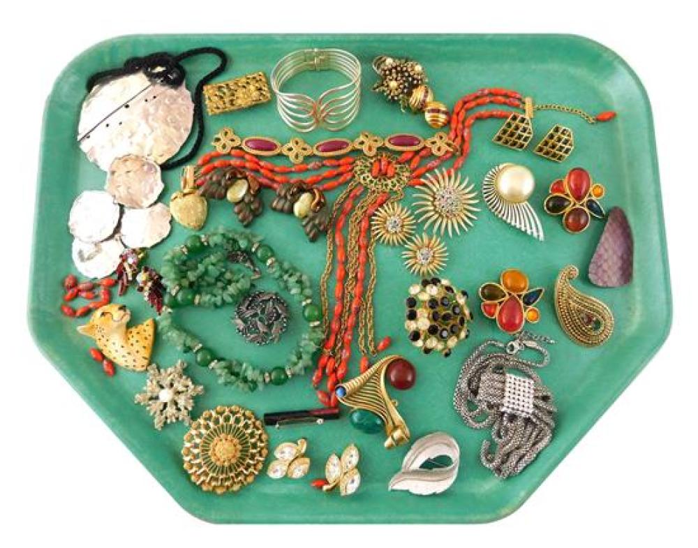 COSTUME JEWELRY: 30+ PIECES,