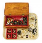 COSTUME JEWELRY: 30+ PIECES IN