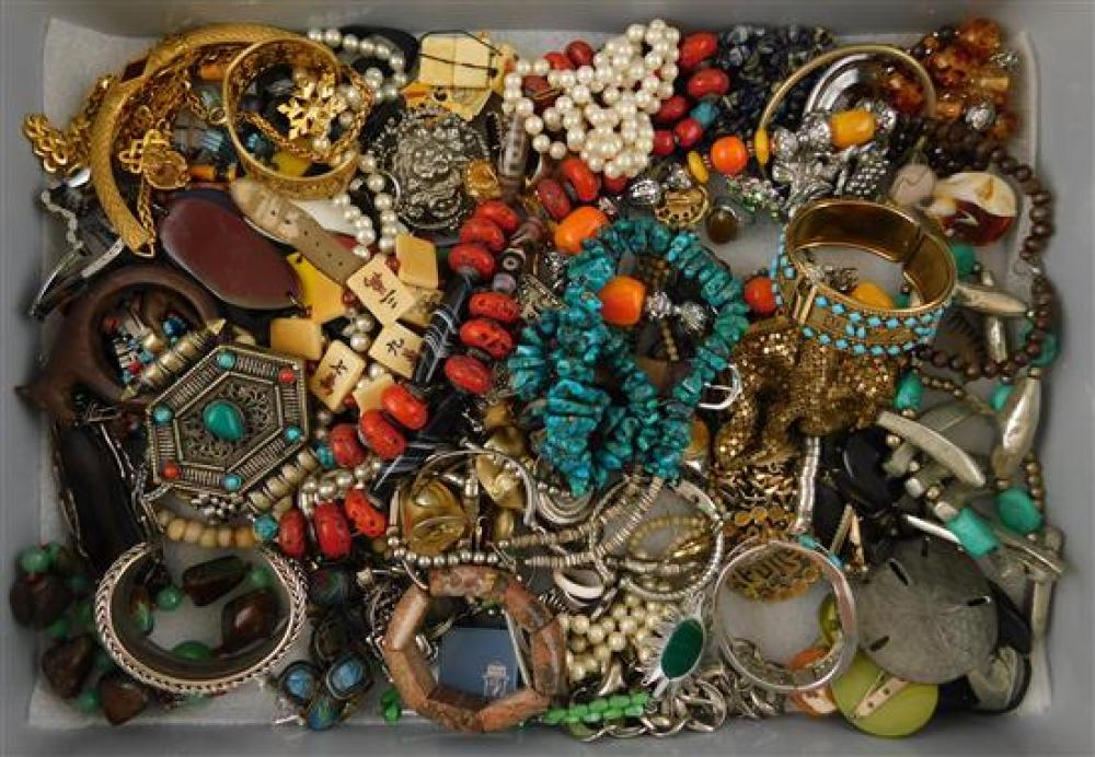 COSTUME JEWELRY: 40+ PIECES,