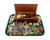 COSTUME JEWELRY: 50+ PIECES AL