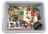 COSTUME JEWELRY: ASSORTMENT OF
