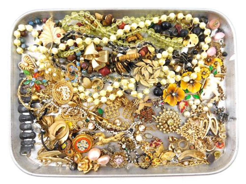 COSTUME JEWELRY: COLLECTION OF FINE