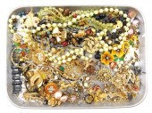 COSTUME JEWELRY: COLLECTION OF