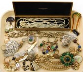 COSTUME JEWELRY: COLLECTION OF