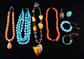 COSTUME JEWELRY: EIGHT PIECES