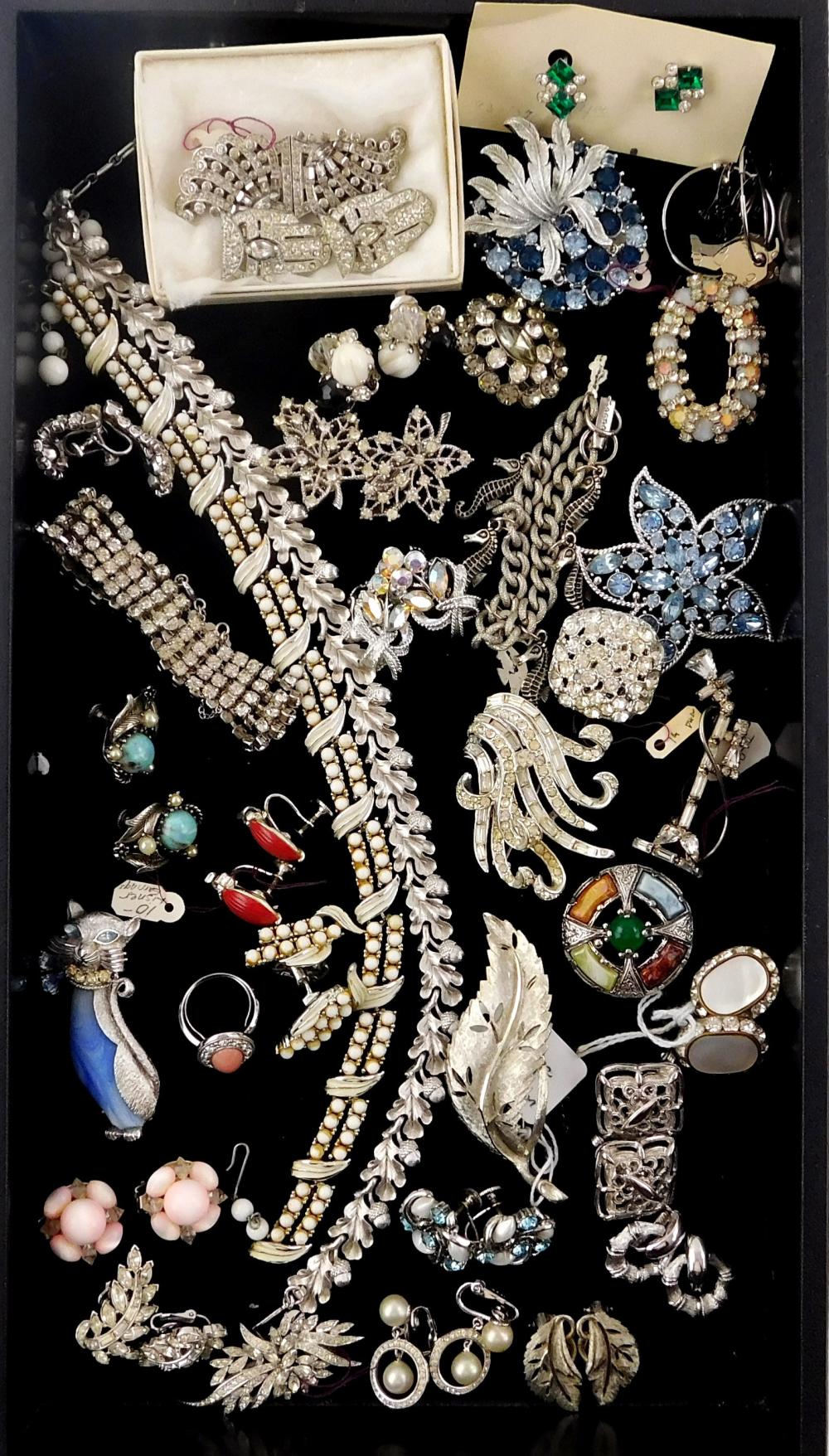 COSTUME JEWELRY: LISNER,