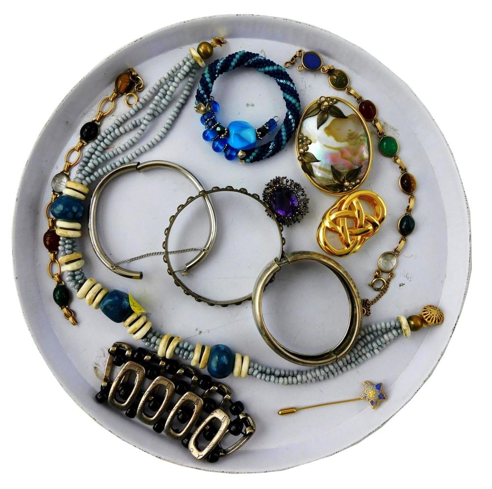 COSTUME JEWELRY: MARENA HANDARBEIT,