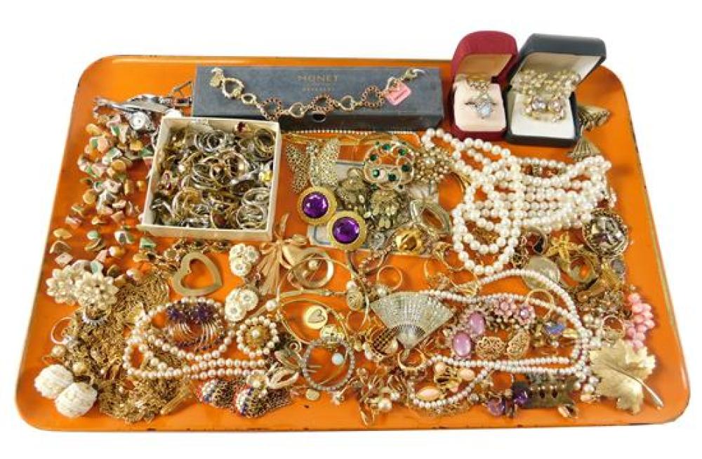 COSTUME JEWELRY: MOSTLY GOLD TONED,