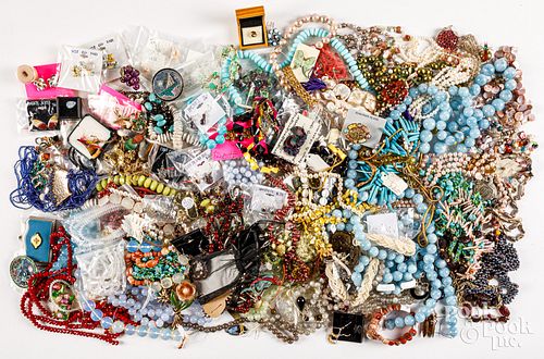 COSTUME JEWELRYCostume jewelry.