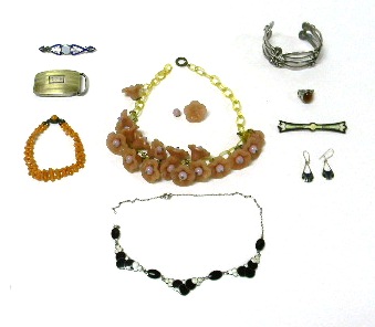 COSTUME/VINTAGE JEWELRY  nine