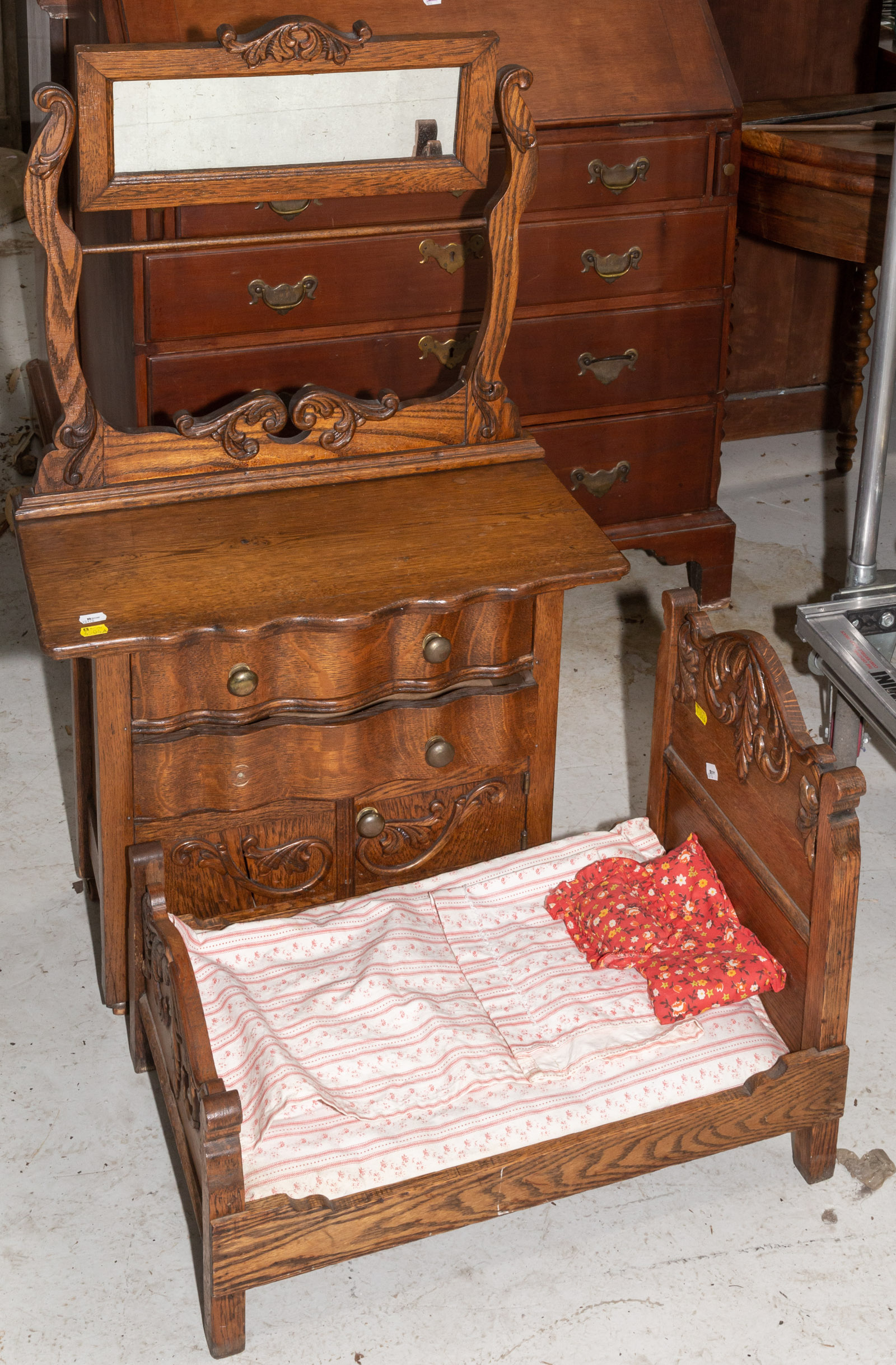 COTTAGE STYLE OAK CHILD'S WASH
