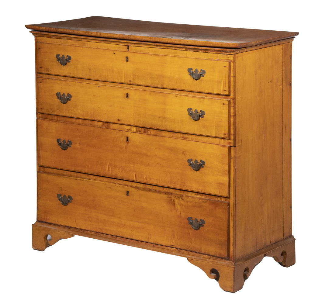 COUNTRY CHIPPENDALE BLANKET CHEST