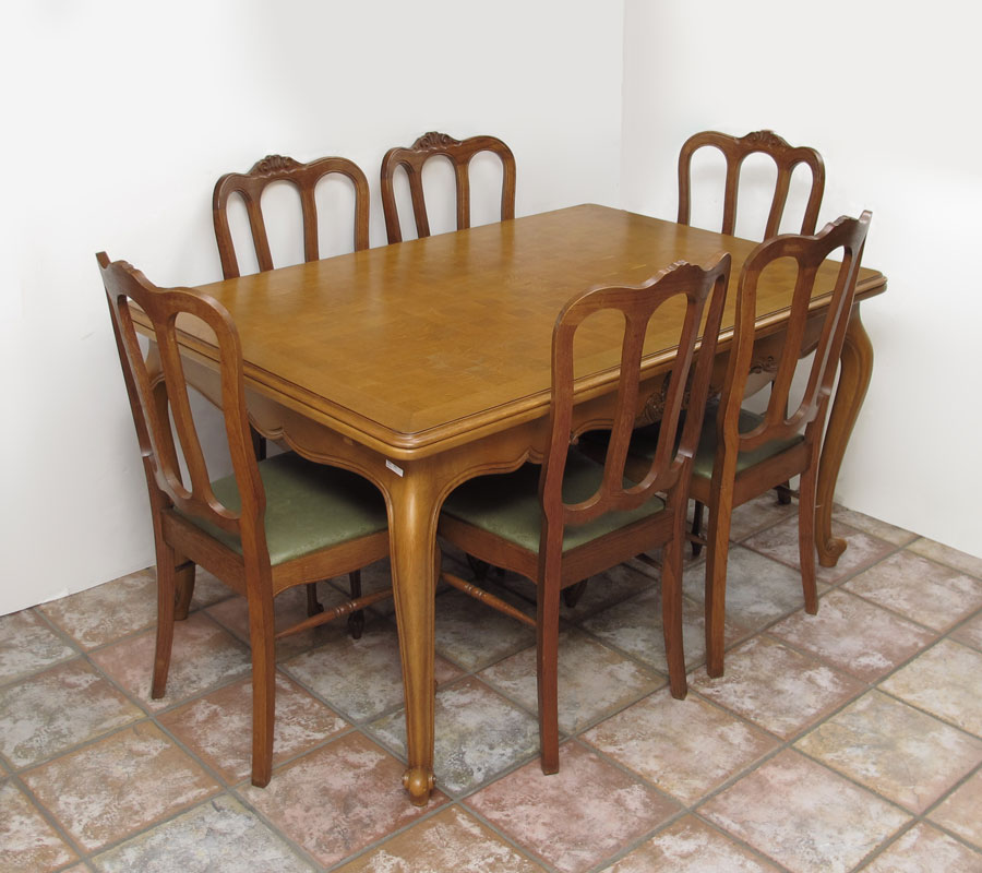 COUNTRY FRENCH PARQUETRY OAK DINING