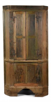 COUNTRY GREEN STAINED PINE COR