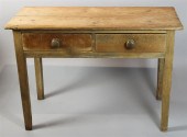 COUNTRY PINE SMALL TABLECOUNTR
