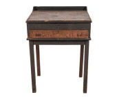 COUNTRY SCHOOL MASTERS DESK<br