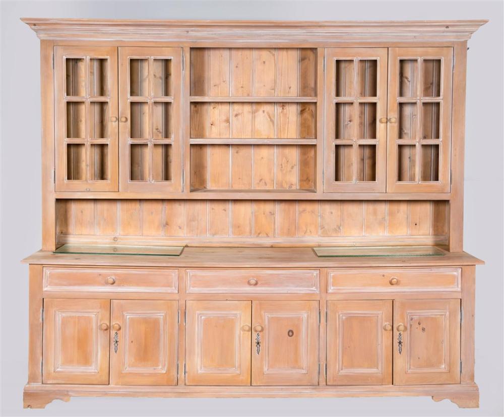 COUNTRY-STYLE BLEACHED PINE