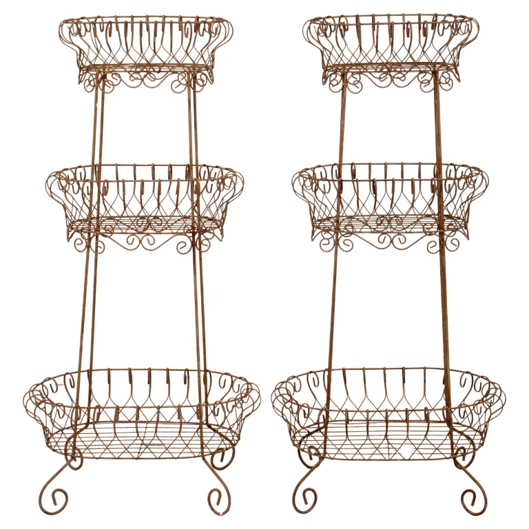COUNTRY STYLE WIRE METAL SHELVES