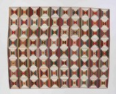 COURTHOUSE STEPS PATTERN QUILT