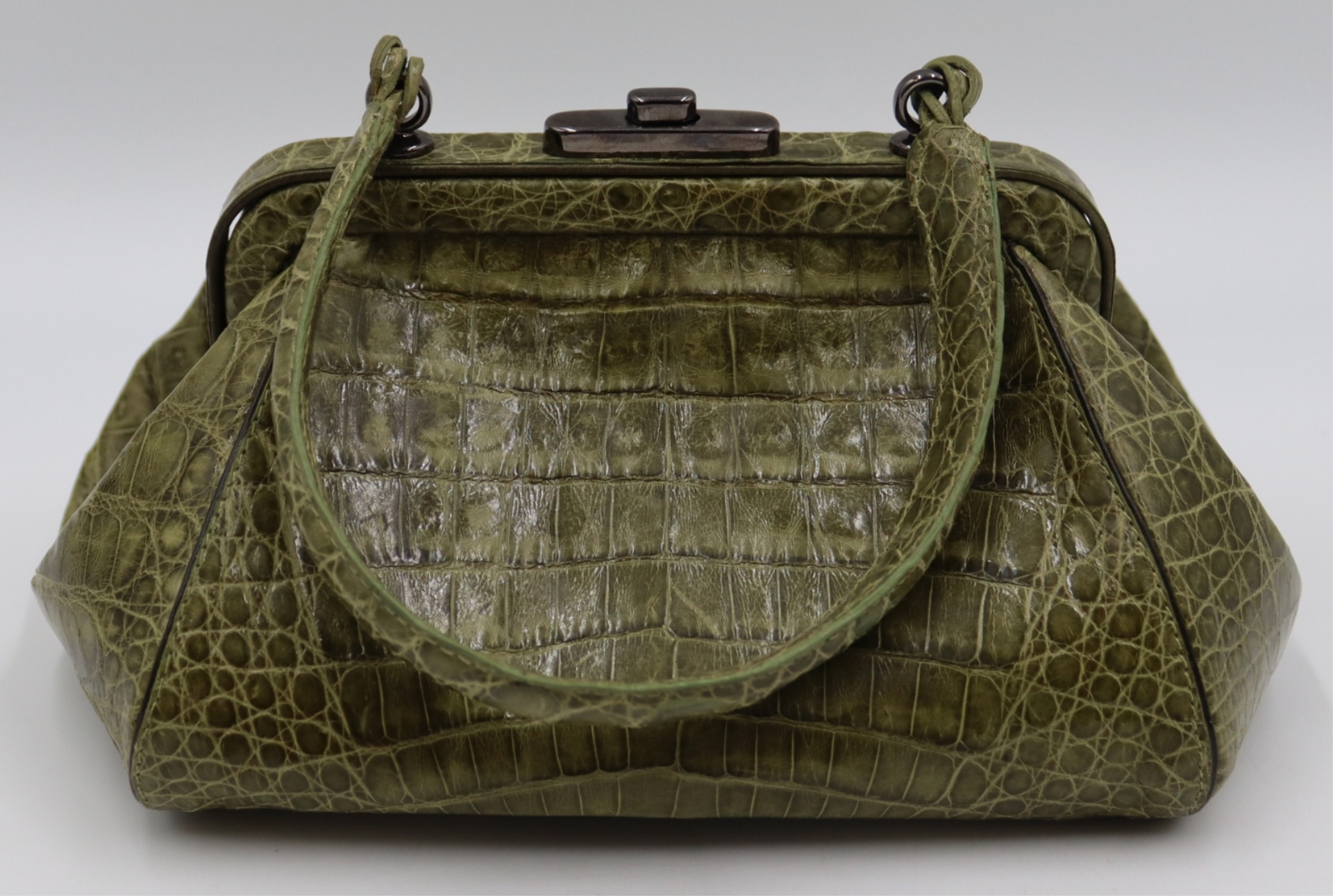 COUTURE. NANCY GONZALES GREEN
