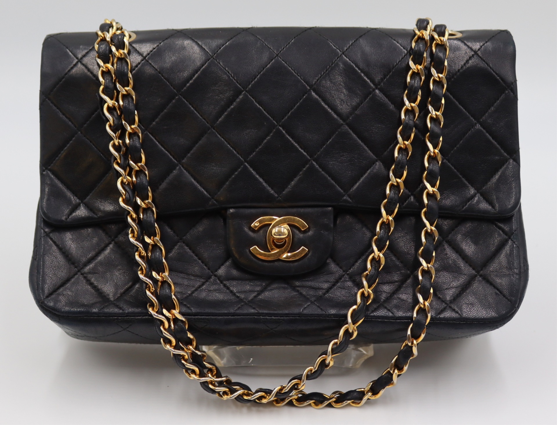 COUTURE. VINTAGE CHANEL MEDIUM