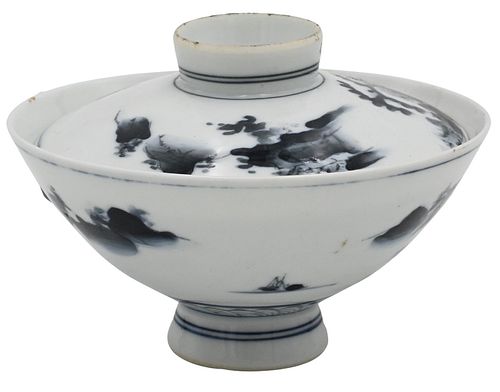 COVERED PORCELAIN CUPCovered