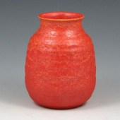 Cowan V-30 vase in excellent O