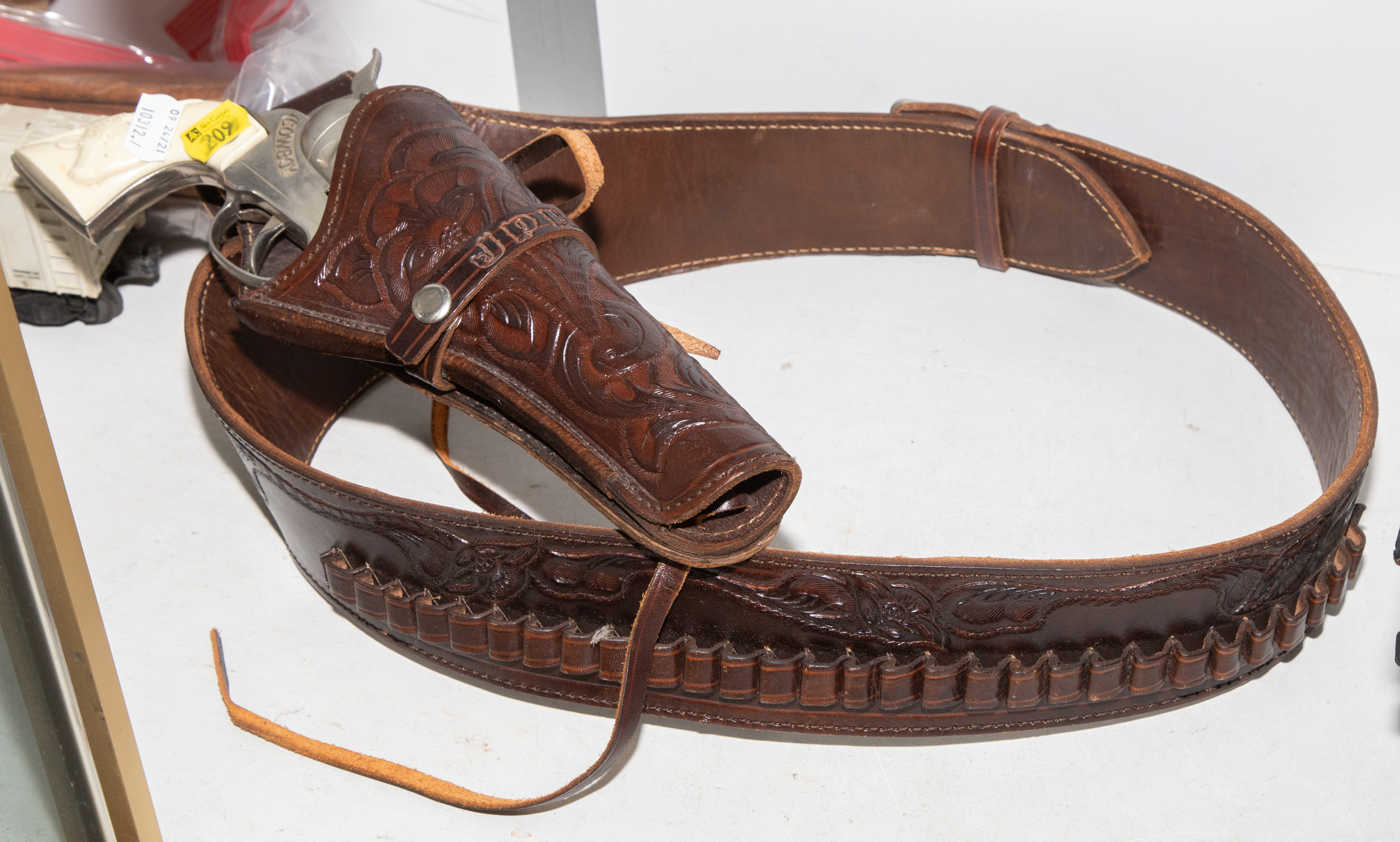 COWBOY SIX SHOOTER CAP GUN With